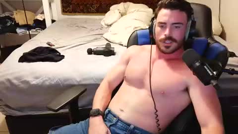 Snapshot of jaypipeahoe chatting on 10.25.25 jaypipeahoe online show from 10.25.25