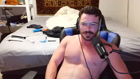 Snapshot of jaypipeahoe chatting on 10.28.25 jaypipeahoe online show from 10.28.25