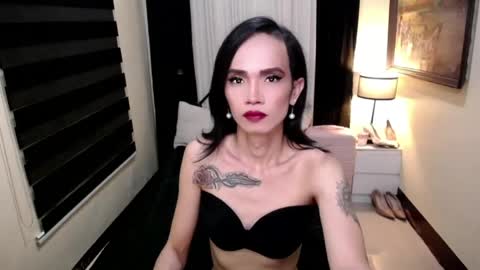 Snapshot of jayshlysmith chatting on 04.21.26 Anne Fox online show from 04.21.26