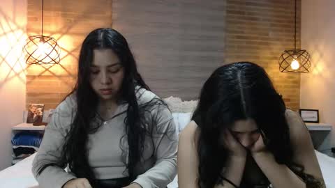 Jazmin and Scarlett online show from 12.04.25