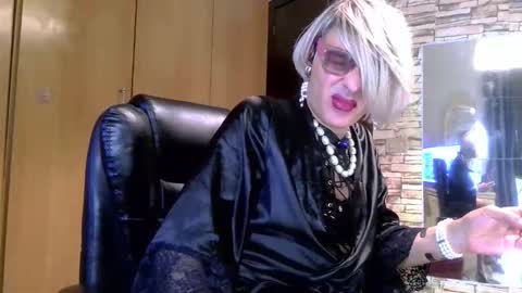 Snapshot of jbisex chatting on 10.23.25 Jbisex online show from 10.23.25