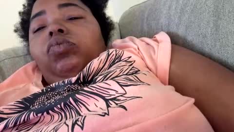 Snapshot of jccaramelbarbie12 chatting on 02.04.25 JCCaramelbarbie online show from 02.04.25