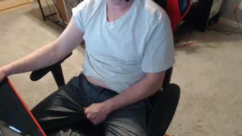 Snapshot of jcor13 chatting on 01.26.25 Jim online show from 01.26.25