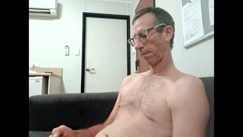 Snapshot of jdownunder2003 chatting on 02.04.25 jd online show from 02.04.25