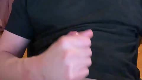 Snapshot of jeaboi chatting on 12.17.24 jeaboi online show from 12.17.24