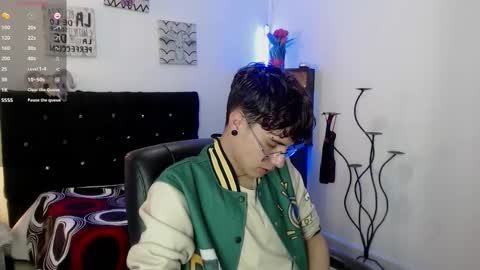 Snapshot of jeam_hot chatting on 10.20.25 jeam_hot online show from 10.20.25