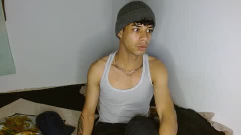 Snapshot of jeampier_sexy chatting on 12.01.24 jeampier_sexy online show from 12.01.24