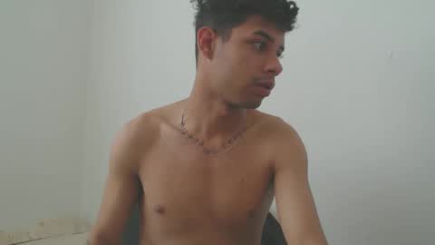 Snapshot of jeampier_sexy chatting on 01.12.25 jeampier_sexy online show from 01.12.25