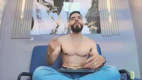 Snapshot of jean_lewis2 chatting on 02.25.26 JEAN online show from 02.25.26