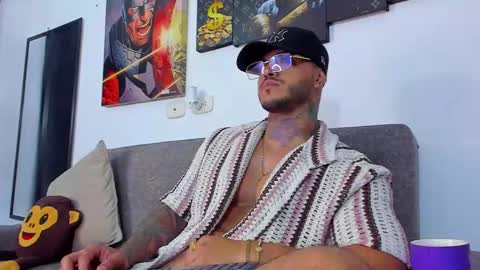 Snapshot of jean_lopez chatting on 01.07.25 Jean axelcrow Modelo Independiente online show from 01.07.25