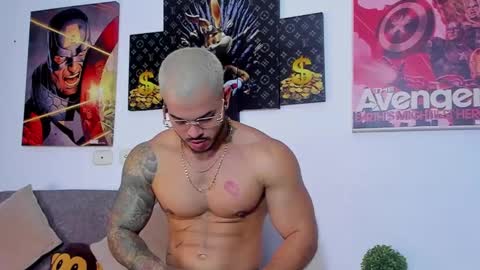 Snapshot of jean_lopez chatting on 03.07.25 Jean axelcrow Modelo Independiente online show from 03.07.25