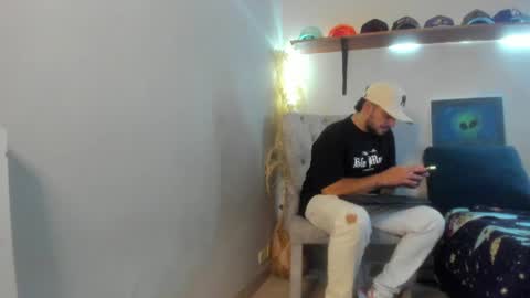 Snapshot of jeann_alex chatting on 06.15.26 Jean alex online show from 06.15.26
