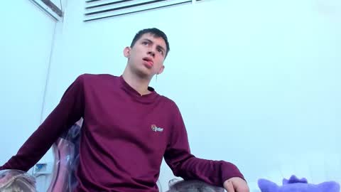 Snapshot of jeanram18 chatting on 12.19.25 JEAN online show from 12.19.25