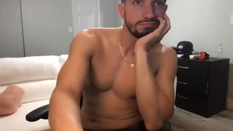 Snapshot of jeanwhitebianco chatting on 11.01.25 jeanwhitebianco online show from 11.01.25