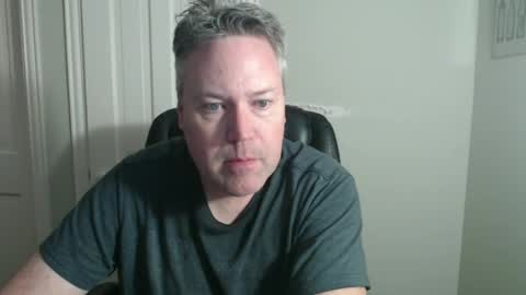 Snapshot of jeb5150 chatting on 10.12.25 JE online show from 10.12.25