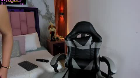 Jeen Taylor online show from 10.04.25