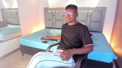 Snapshot of jeffrey_cottom chatting on 01.14.25 Jeff online show from 01.14.25