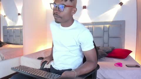 Snapshot of jeffrey_cottom chatting on 01.20.25 Jeff online show from 01.20.25