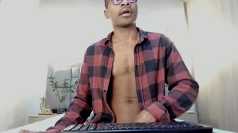 Snapshot of jeffrey_cottom chatting on 10.08.25 Jeff online show from 10.08.25