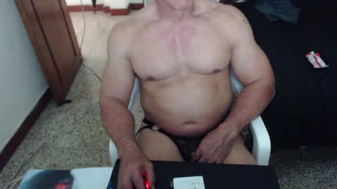Snapshot of jefmuscletw chatting on 01.31.25 brayam online show from 01.31.25