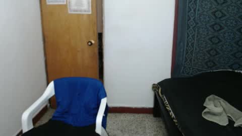 Snapshot of jefmuscletw chatting on 10.08.25 brayam online show from 10.08.25