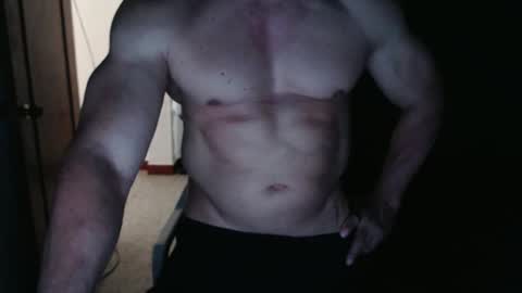 Snapshot of jefmuscletw chatting on 10.09.25 brayam online show from 10.09.25