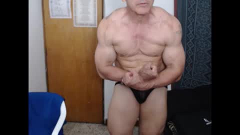 Snapshot of jefmuscletw chatting on 10.23.25 brayam online show from 10.23.25