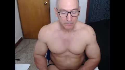 Snapshot of jefmuscletw chatting on 10.24.25 brayam online show from 10.24.25