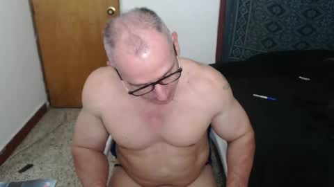 Snapshot of jefmuscletw chatting on 10.28.25 brayam online show from 10.28.25