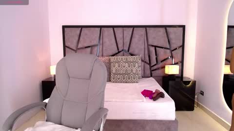 jeinnovemontenegr0 online show from 03.25.26