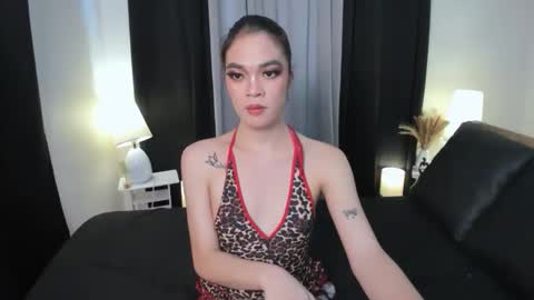 jelaimendoza13 online show from 10.31.25