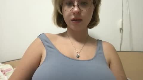 Snapshot of jelly_gum chatting on 10.05.25 Inna online show from 10.05.25