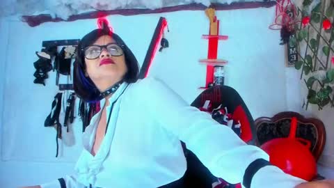 Snapshot of jena_derbo chatting on 02.25.25 jena_derbo online show from 02.25.25