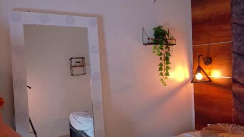 Snapshot of jenacooper__ chatting on 10.23.25 Jena online show from 10.23.25