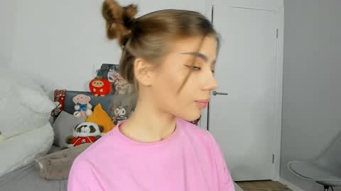 Snapshot of jenie_fire chatting on 12.22.24 Dolly online show from 12.22.24