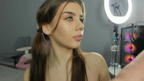 Snapshot of jenie_fire chatting on 01.24.25 Dolly online show from 01.24.25