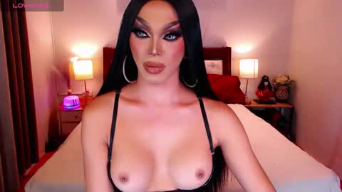 Queen Jenifer online show from 12.17.24