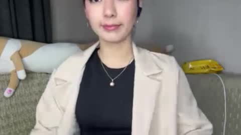 Snapshot of jenifersimon chatting on 10.16.25 Jenifer online show from 10.16.25