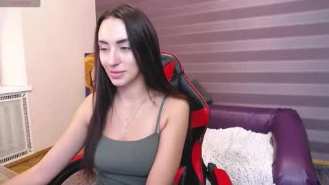 Kira online show from 10.14.25