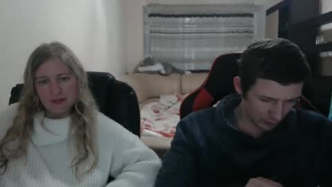 Snapshot of jenisandpeter chatting on 03.02.25 JenisAndPeter online show from 03.02.25