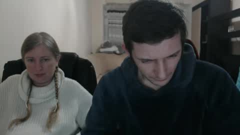 Snapshot of jenisandpeter chatting on 03.03.25 JenisAndPeter online show from 03.03.25