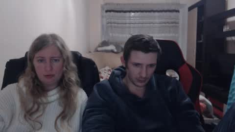 Snapshot of jenisandpeter chatting on 03.06.25 JenisAndPeter online show from 03.06.25