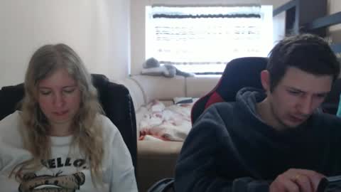 Snapshot of jenisandpeter chatting on 03.08.25 JenisAndPeter online show from 03.08.25