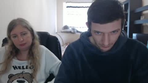 Snapshot of jenisandpeter chatting on 03.08.25 JenisAndPeter online show from 03.08.25