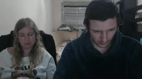 Snapshot of jenisandpeter chatting on 03.09.25 JenisAndPeter online show from 03.09.25