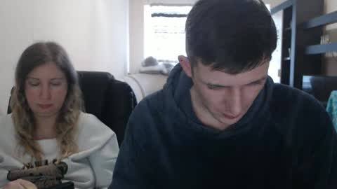 Snapshot of jenisandpeter chatting on 03.12.25 JenisAndPeter online show from 03.12.25