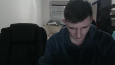 Snapshot of jenisandpeter chatting on 03.12.25 JenisAndPeter online show from 03.12.25