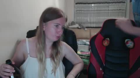 Snapshot of jenisandpeter chatting on 09.09.25 JenisAndPeter online show from 09.09.25