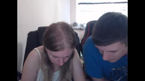 Snapshot of jenisandpeter chatting on 09.10.25 JenisAndPeter online show from 09.10.25