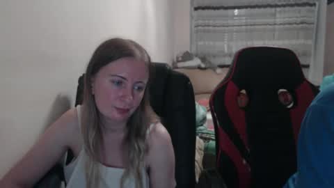 Snapshot of jenisandpeter chatting on 09.10.25 JenisAndPeter online show from 09.10.25